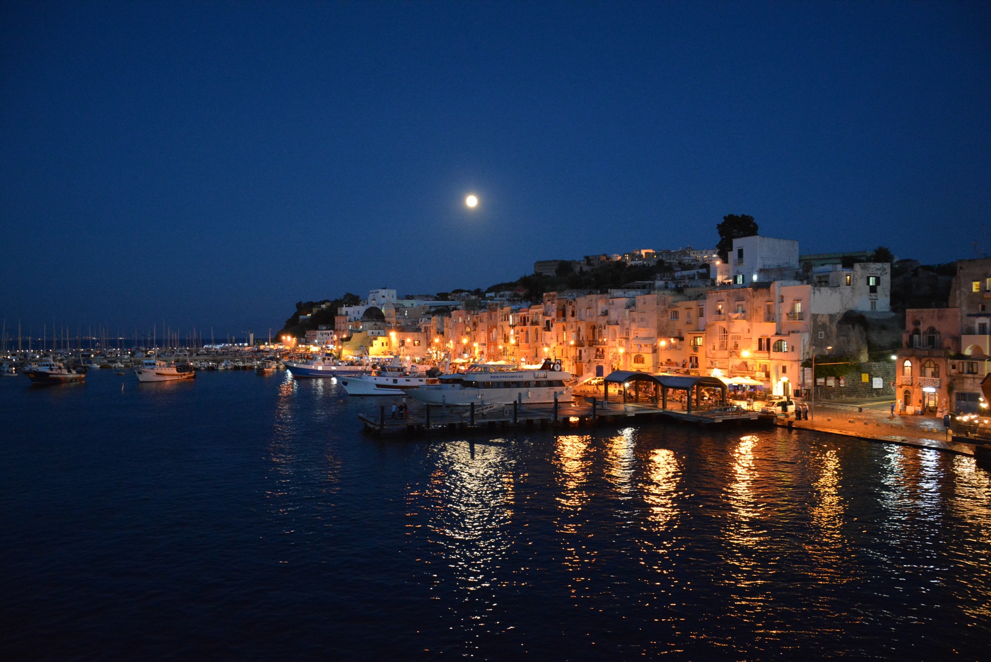 Procida Marina Grande, akşam
