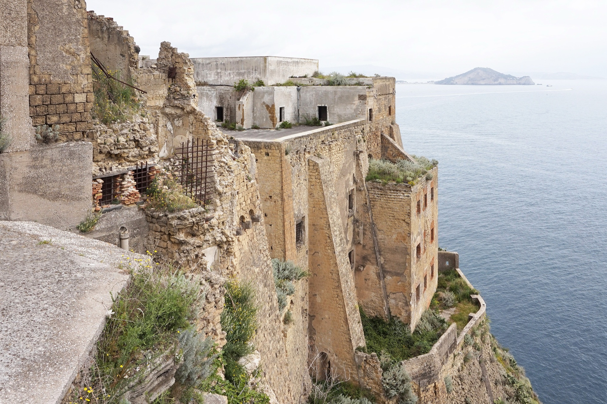 Procida, Palazzo d'Avalos