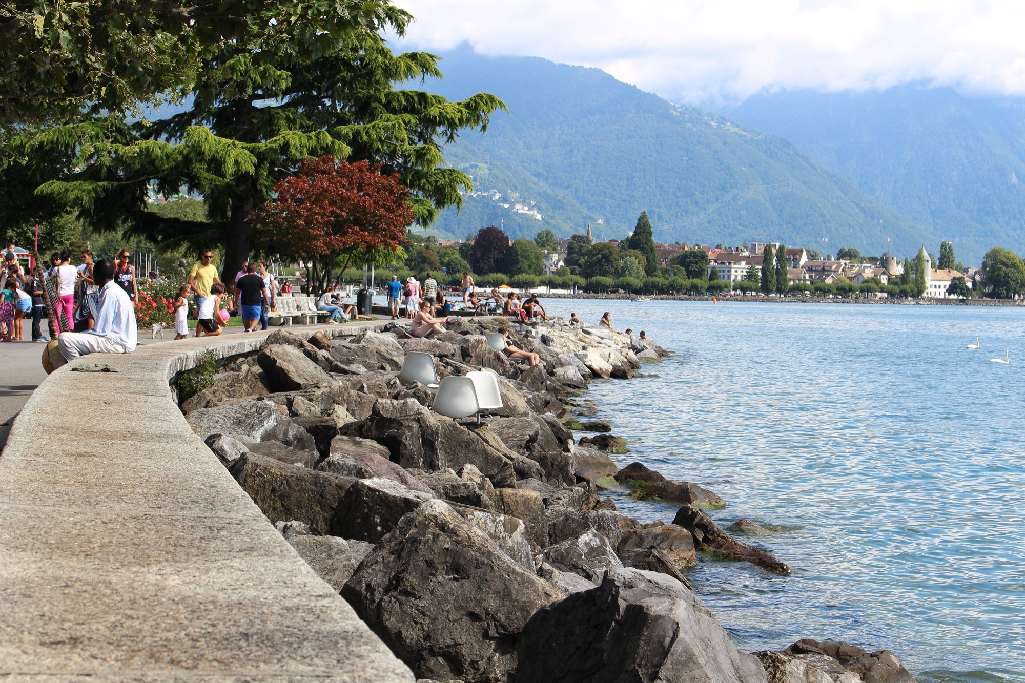 Vevey göl kıyısı