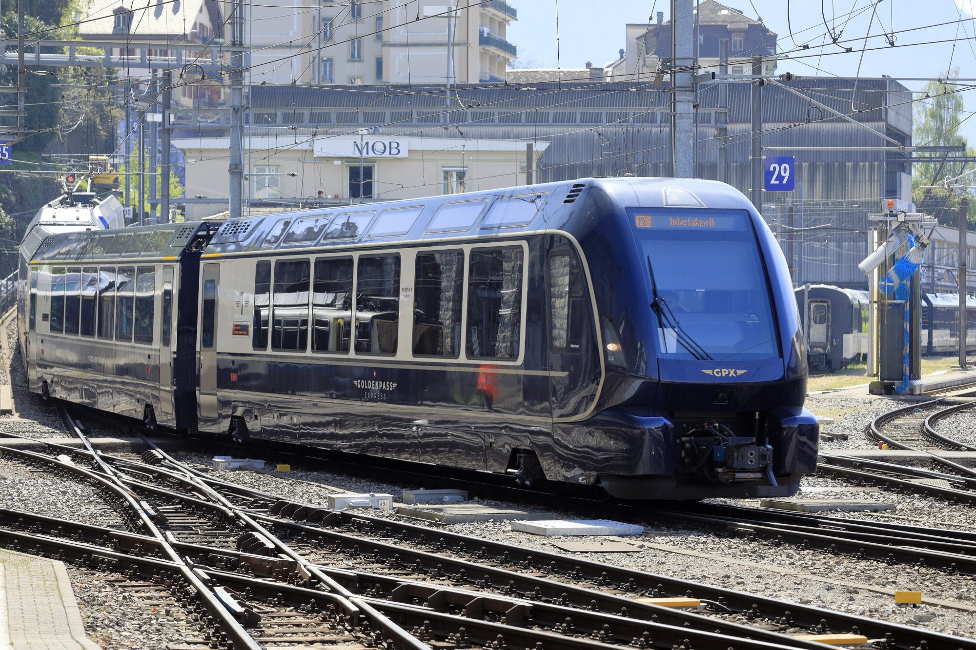 Montreux istasyonunda GoldenPass treni