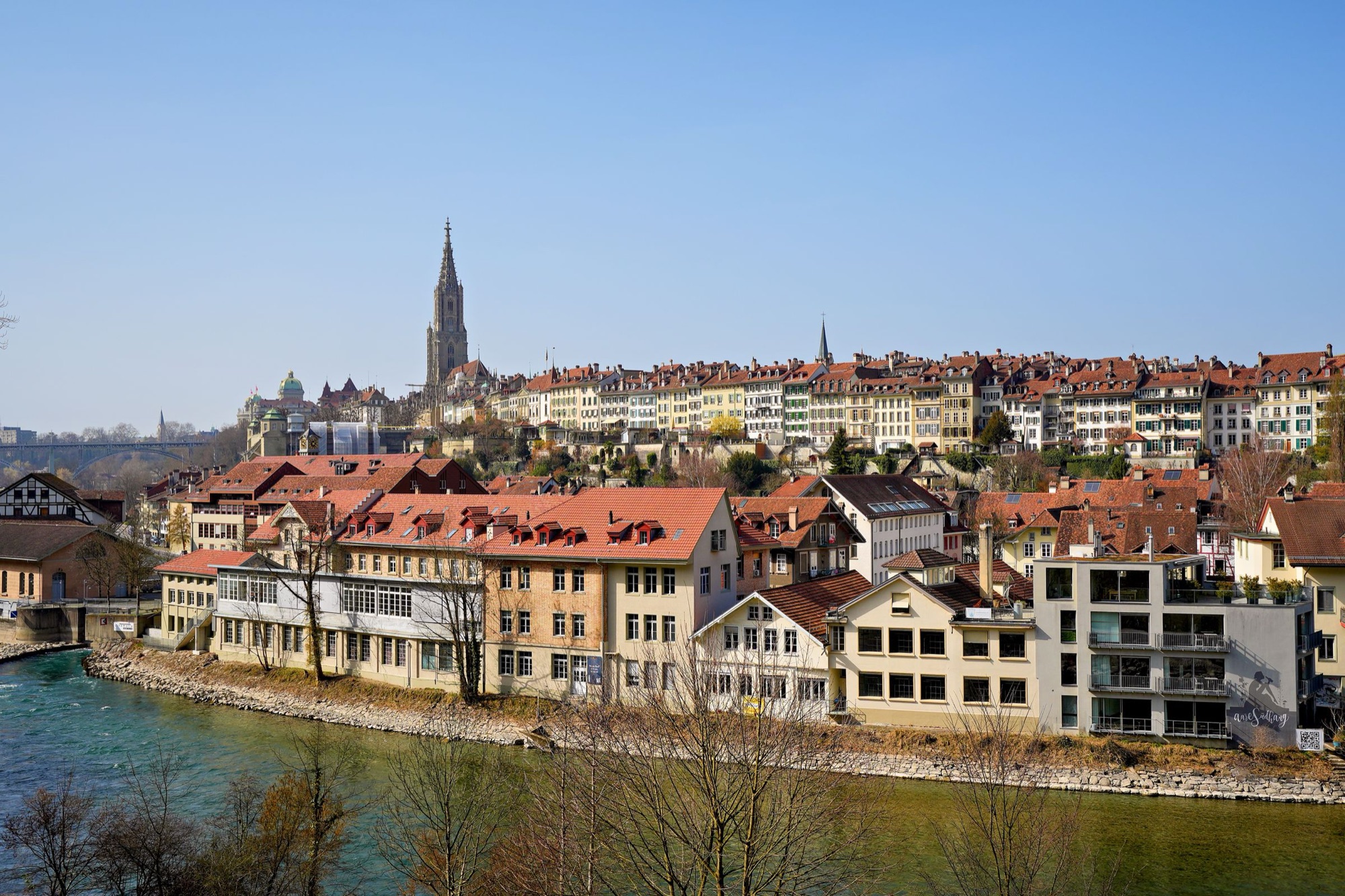 Aare kıyısından Bern ve Münster