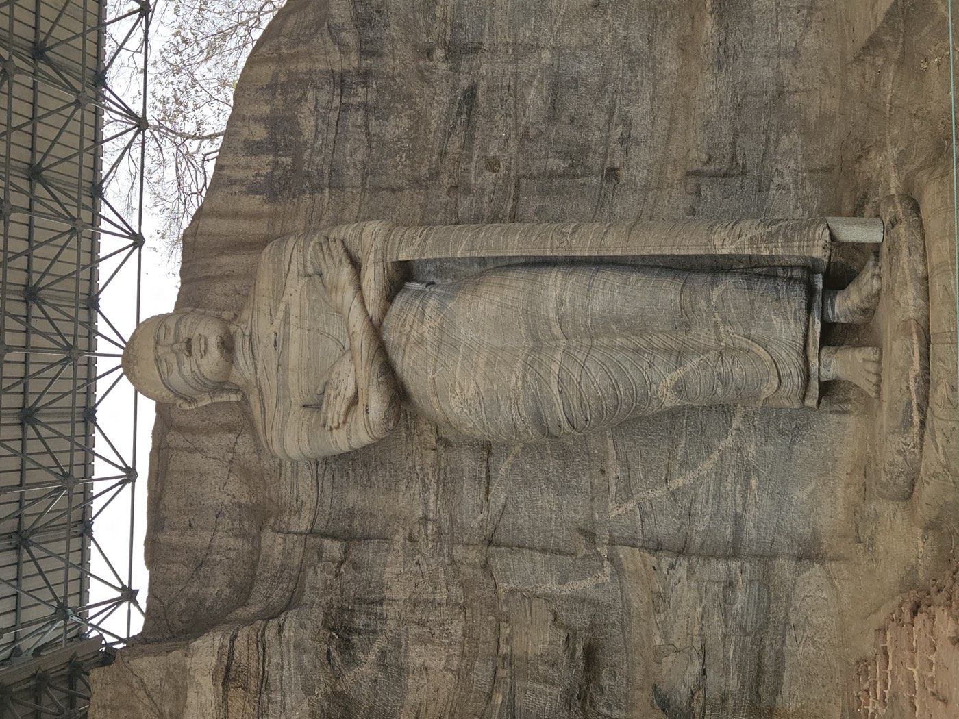Gal Vihara kaya heykelleri